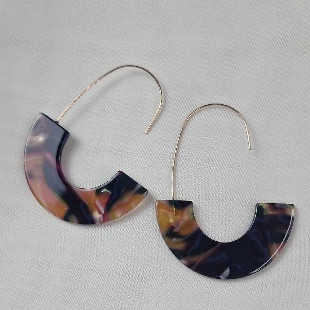 Tortoiseshell Multicolor Crescent Hoop Earrings